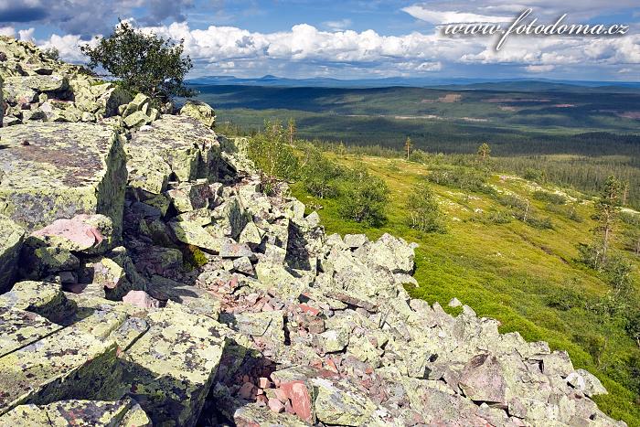 Krajina u vodopádu Njupeskär v národním parku Fulufjället