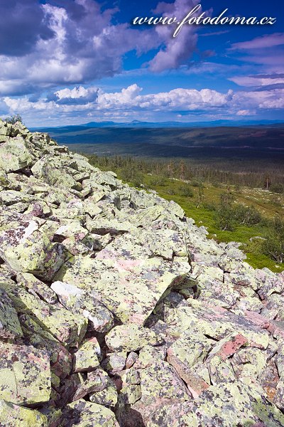 Fotka Krajina od vodopádu Njupeskär v národním parku Fulufjället