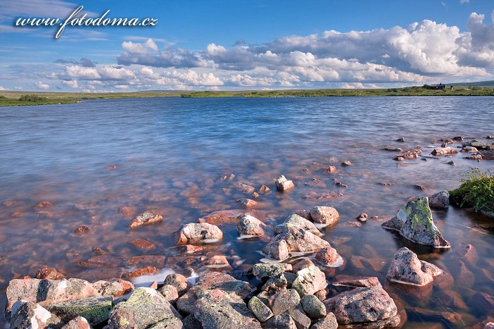 Jezero Litle Rörsjön v národním parku Fulufjället