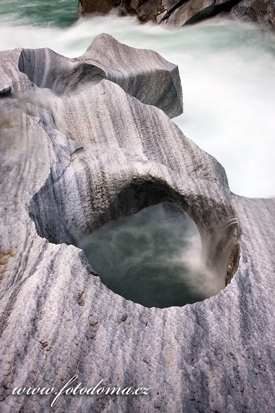 Marmorslottet, mramorové hrady na řece Glomåga, Norsko