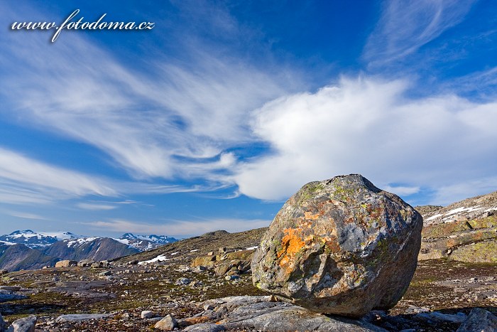 Krajina kolem jezera Røvassvatnan. Národní park Saltfjellet-Svartisen, kraj Nordland, Norsko