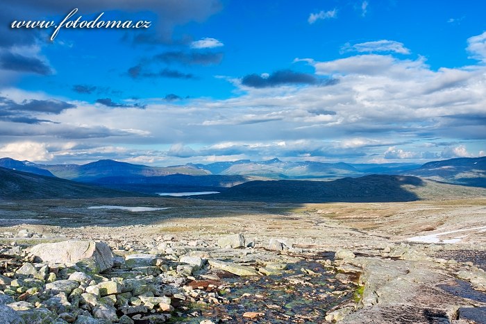 Údolí potoka Sørelva. Národní park Saltfjellet-Svartisen, kraj Nordland, Norsko