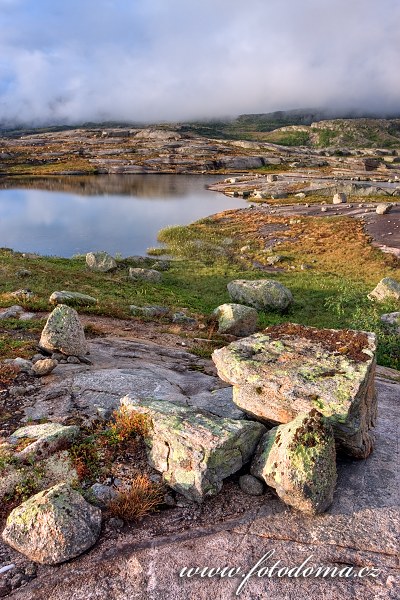 Jezírko, národní park Rago, kraj Nordland, Norsko