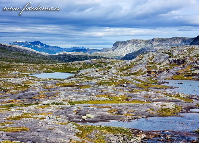 Krajina poblíž Bajep Tjuorvvomoajvve, národní park Rago, kraj Nordland, Norsko