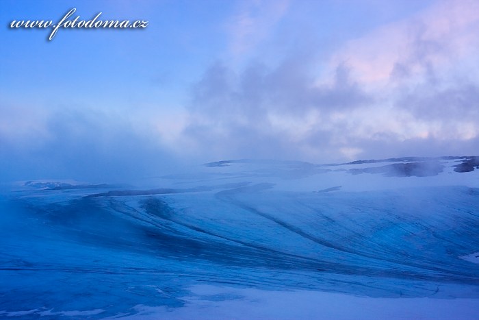 Ledovec poblíž vrcholu Rago, národní park Rago, kraj Nordland, Norsko