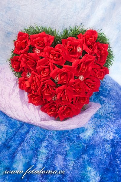 Fotka Květinové srdce z rudých růží