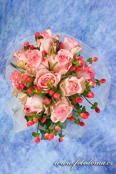 Fotka Květinové aranžmá s růžemi