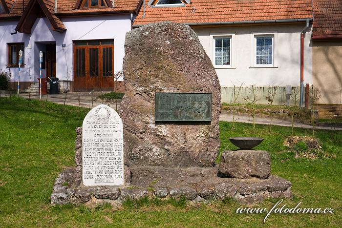 Památník padlým ve válkách v Lelekovicích, okres Brno-venkov