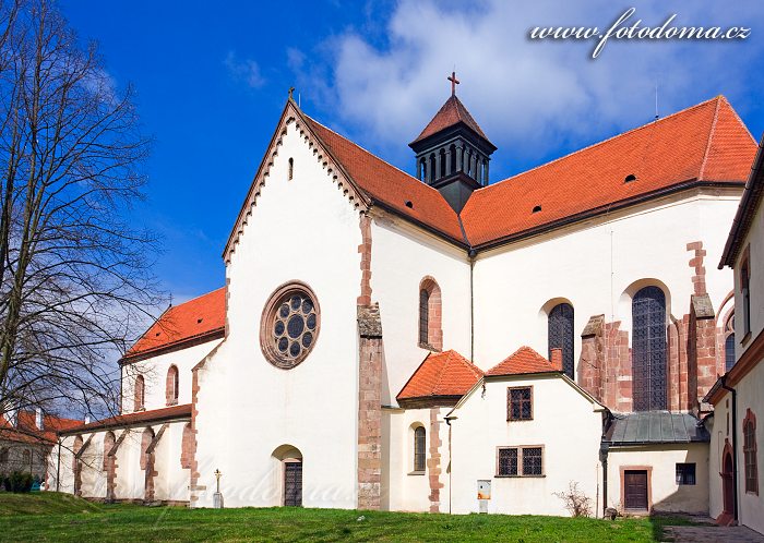 Kostel Nanebevzetí Panny Marie cisterciáckého kláštera Porta Coeli v Předklášteří