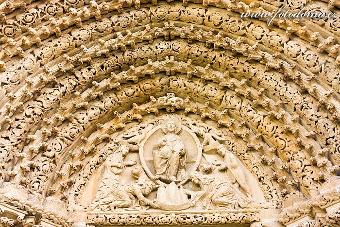 Fotka Gotický portál kostela Nanebevzetí Panny Marie, Předklášteří
