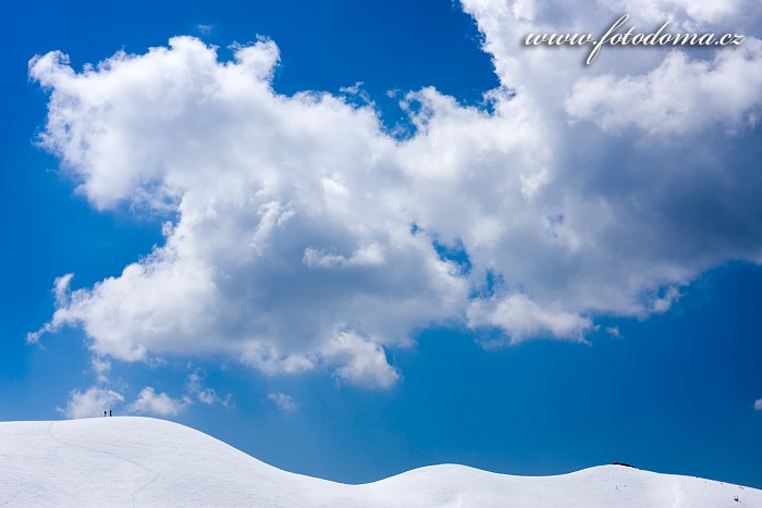 Vlnící se Creste de Zonia nad Passo Giau, Dolomity