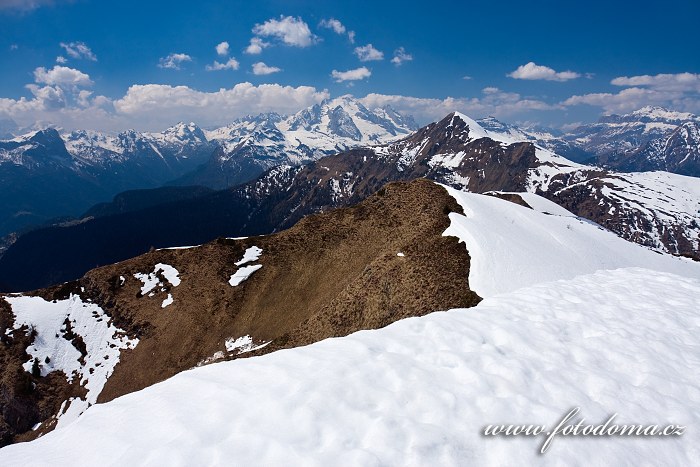 Marmolada a Monte Pore, pohled z Creste de Zonia, Dolomity