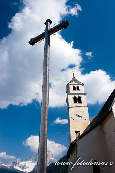 Kostel v Colle Santa Lucia, Itálie