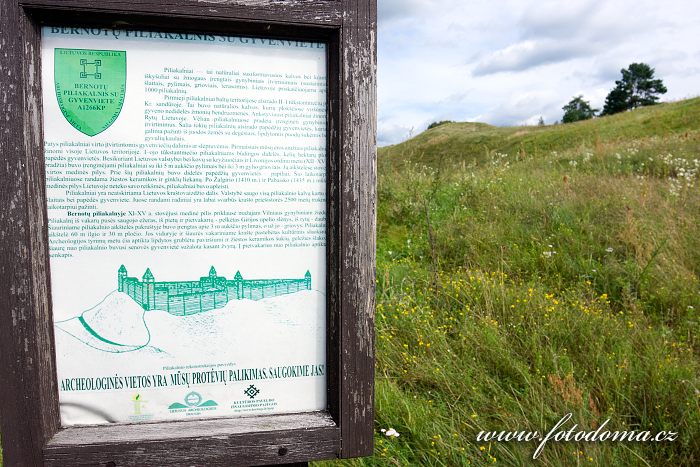 Fotka Hradištní pahorek Bernotų piliakalnis, Bernotai, Litva