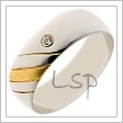 Zlatý snubní prsten kombinující v základu bílé zlato s šikmým proužkem zlata žlutého a přizdobený kamínkem