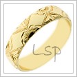 Bohatě rytinami zdobený snubní prsten ze žlutého zlata