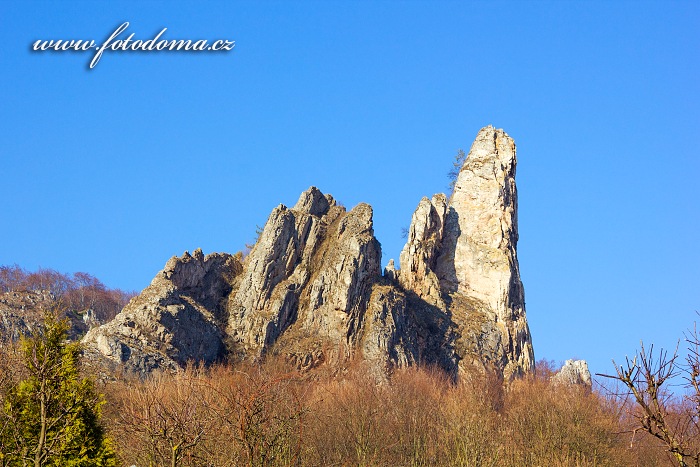 Skalní bradlo, Červený Kameň, CHKO Biele Karpaty, okres Ilava, Trenčiansky kraj, Slovensko