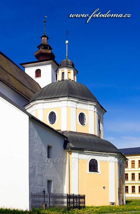 Kostel svatého Jana Křtitele a kaple sv. Kříže, Velké Losiny