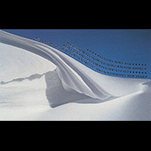 Náhled novoročního přání V-078 - otevírací novoročenka focená se sněhovou dunou a vícejazyčnými texty