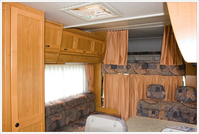 Obytné auto Hymer 4x4 interiér