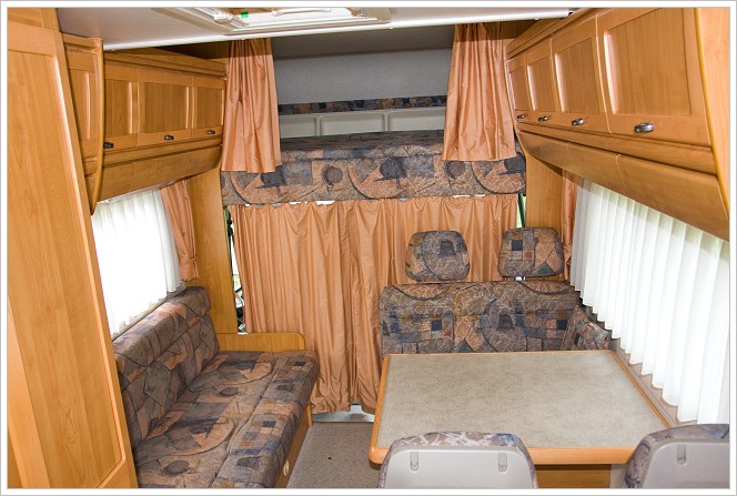 Obytné auto Hymer 4x4 interiér