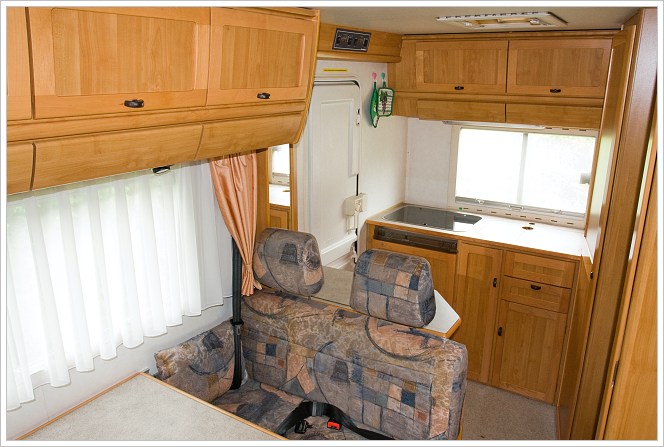 Obytné auto Hymer 4x4 interiér
