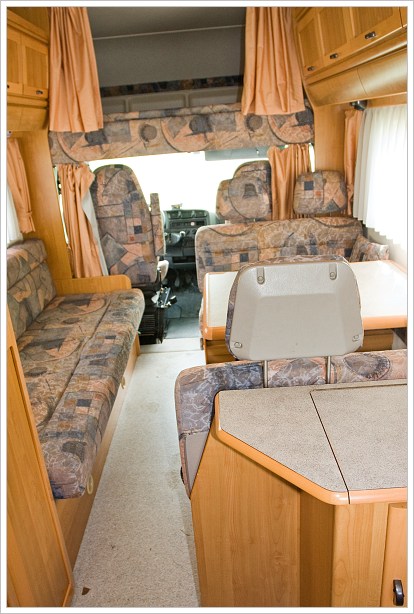 Obytné auto Hymer 4x4 interiér