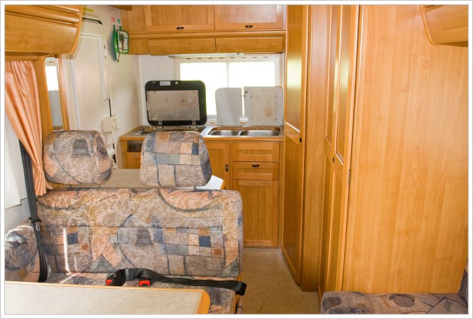 Obytné auto Hymer 4x4 interiér