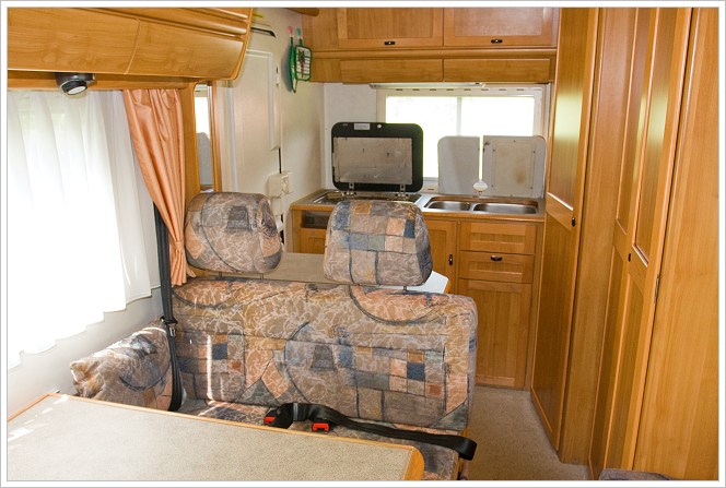 Obytné auto Hymer 4x4 interiér