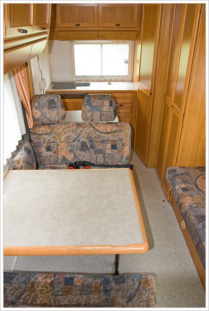 Obytné auto Hymer 4x4 interiér