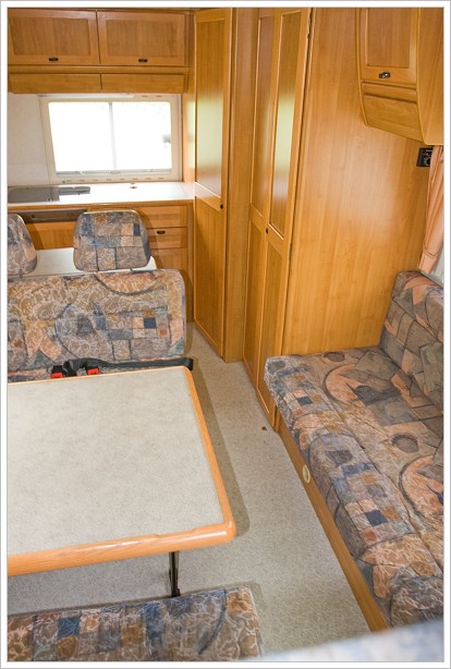 Obytné auto Hymer 4x4 interiér