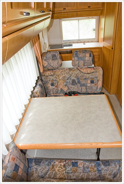 Obytné auto Hymer 4x4 interiér