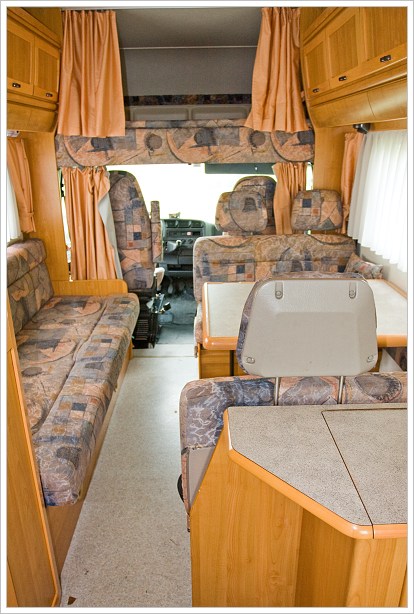 Obytné auto Hymer 4x4 interiér