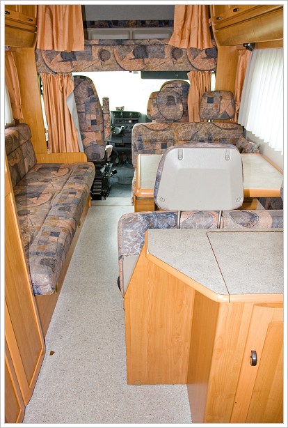 Obytné auto Hymer 4x4 interiér