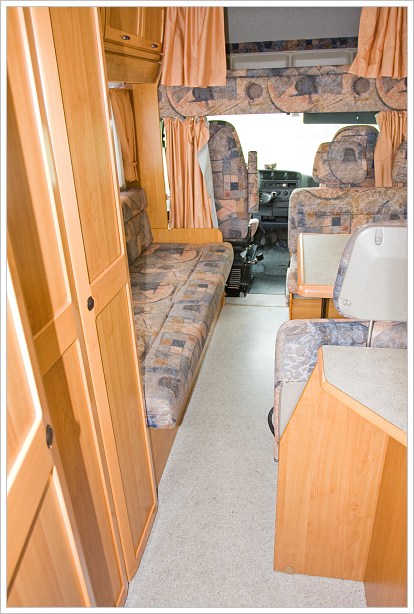 Obytné auto Hymer 4x4 interiér