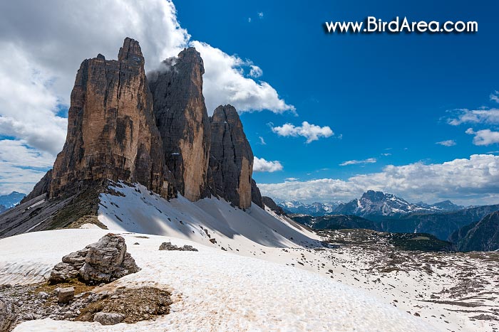 Tre Cime di Lavaredo (Drei Zinnen), pohled z horského sedla Paternsattel (Forcella di Lavaredo)