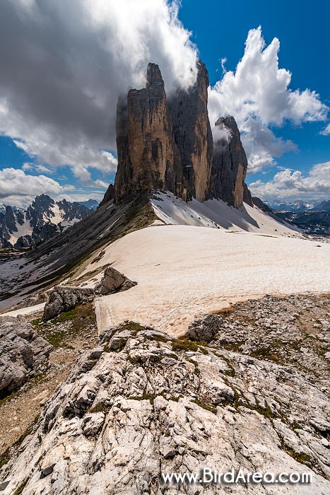 Tre Cime di Lavaredo (Drei Zinnen), pohled z horského sedla Paternsattel (Forcella di Lavaredo)