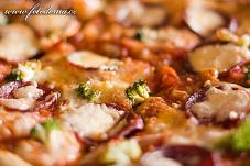 Fotografie Gig_4040945, Pizza s brokolicí