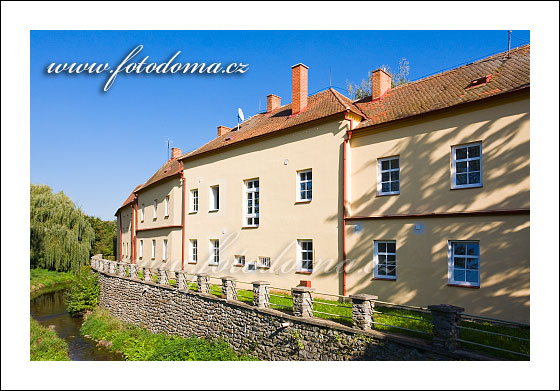 Fotka z obce Plaveč, domov pro seniory